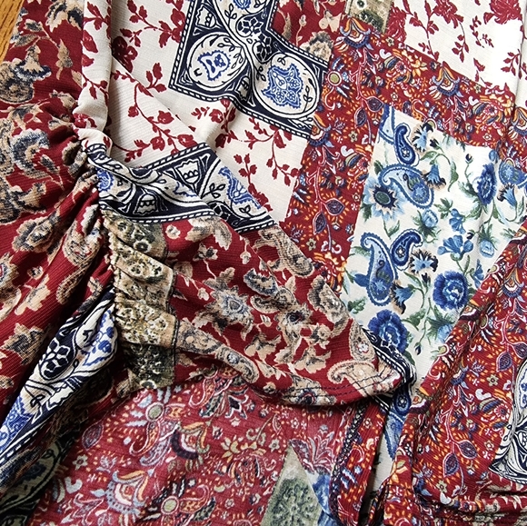 Naif Floral & Paisley Cold Shoulder Top - Picture 7 of 9